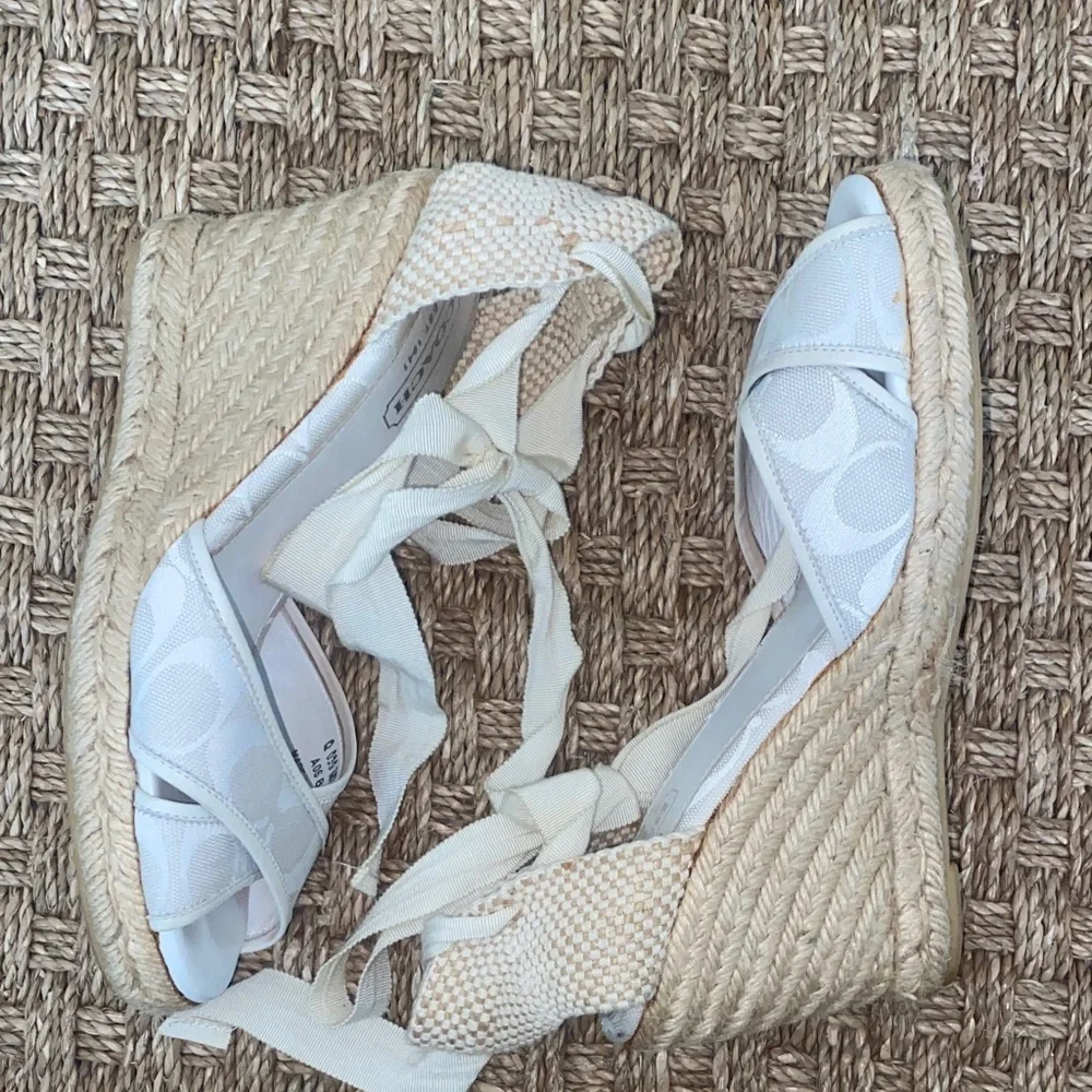 Coach Women's Cream White Wedge Espadrille Sandals Sz 8 - Picture 5 of 14